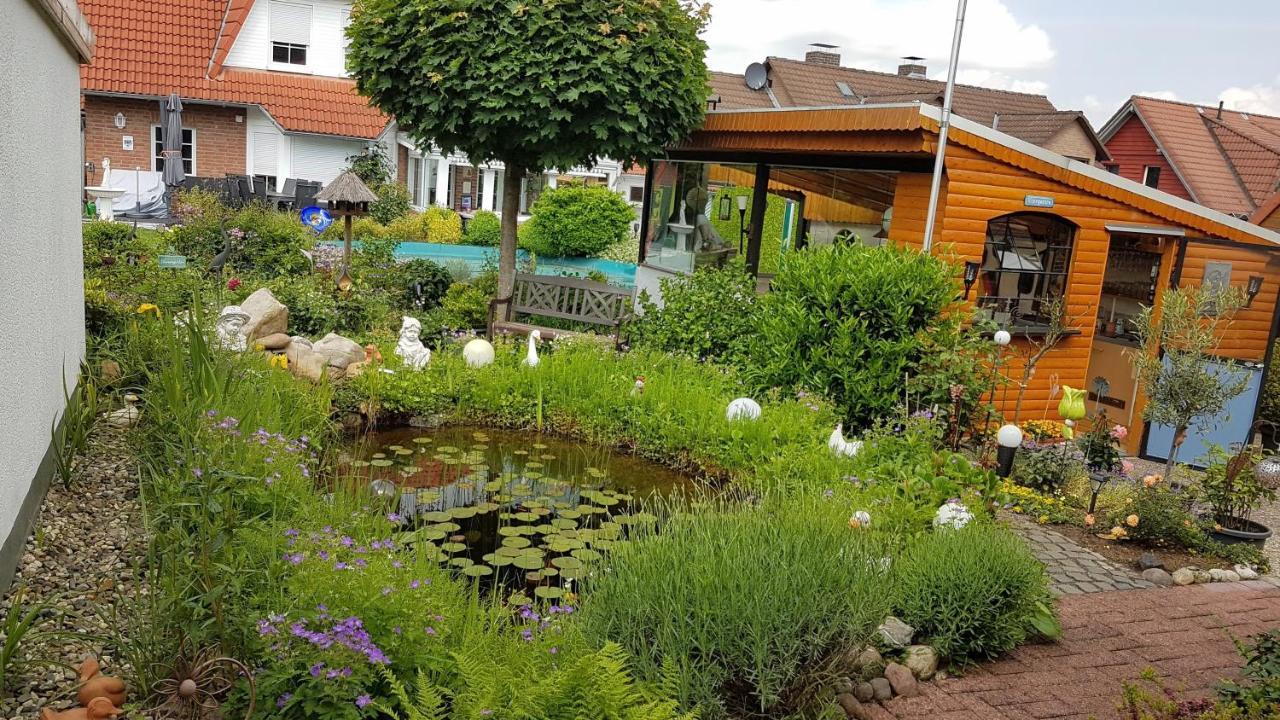 Ferienwohnung In Gartenlandschaft Касел Екстериор снимка